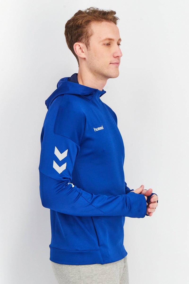 Hummel سويت شيرت رياضي للرجال بغطاء رأس بأكمام طويلة مع شعار العلامة التجارية، مزيج أزرق - Image 4